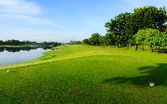 Uniland Golf & Resort image 2