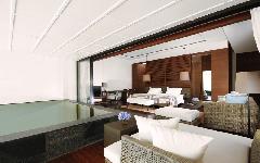 Sky Pool Suites