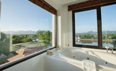 NATEE THE RIVERFRONT HOTEL image 3